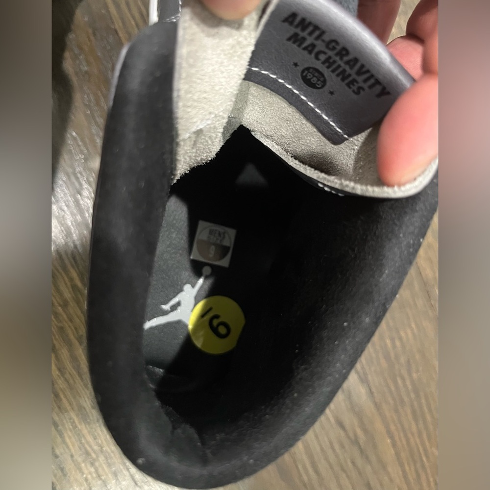 Jordan 1 Mid Noveau Wolf Grey Leather (Sz 9) - Picture 7 of 15